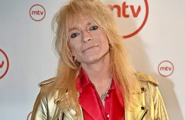 Harvinainen kuva! Michael Monroe julistaa rakkauttaan Johanna-vaimoonsa