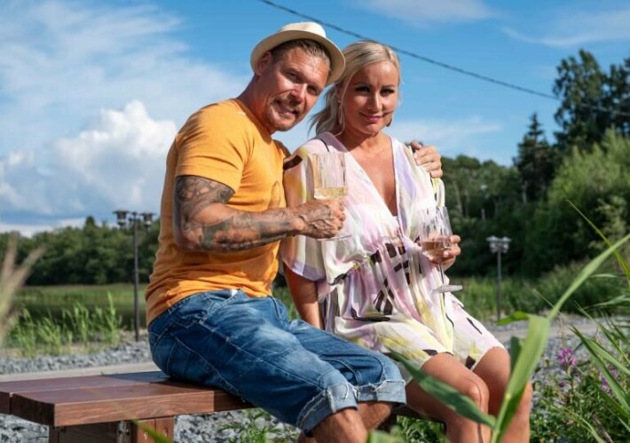 Seiska kävi tapaamassa viime kesänä Ritaa ja Akia heidän Porin saarellaan. Seiska kävi tapaamassa viime kesänä Ritaa ja Akia heidän Porin saarellaan.