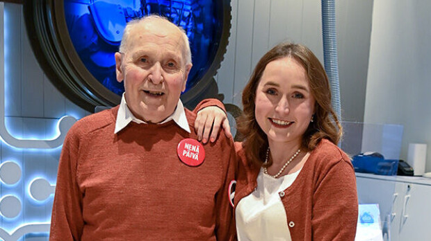 Lotta ja pappa -duon Jorma Saahko, 88, pääsi suloiseen seuraan – ihana yhteiskuva!