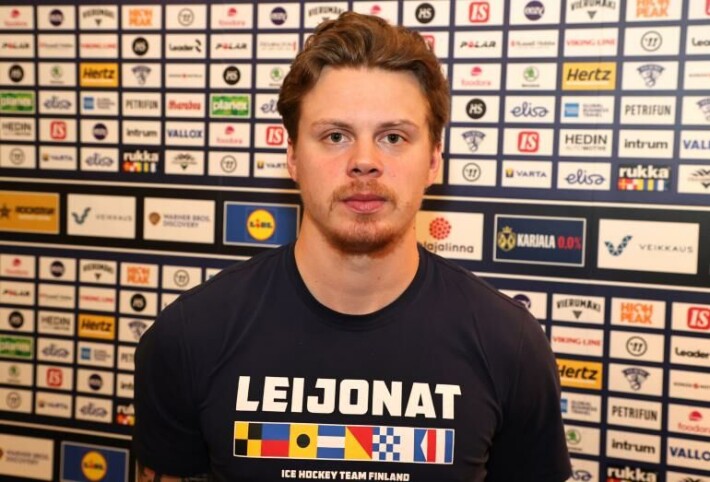 Aina ässä hihassa. Kovin moni ei uskalla haastaa Kasperi Kapasta Leijonien pokeripöydässä. Kovin moni ei uskalla haastaa Kasperi Kapasta Leijonien pokeripöydässä.