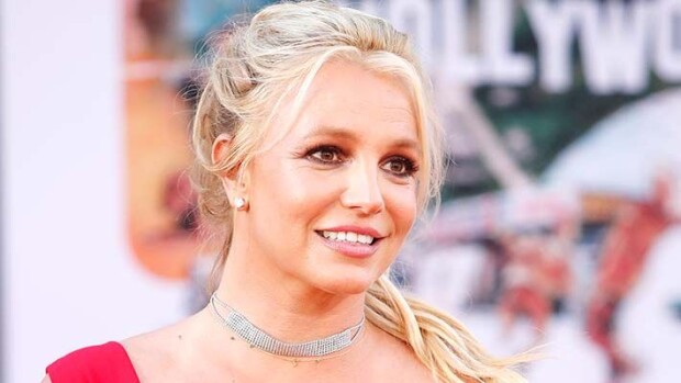 Lehtiväite: Britney Spears ei ole nähnyt lapsiaan vuoteen - exä uhkaa muuttaa poikien kanssa Havaijille Britney Spears