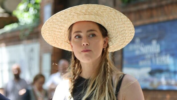 Matkiiko Amber Heard jälleen Johnny Deppiä? Hollywoodin jättänyt näyttelijä elää työttömänä Espanjassa Amber Heard