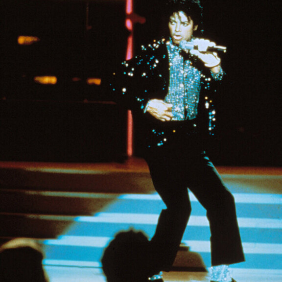 Michaelin tanssiesitys jäi pysyvästi osaksi populaarikulttuurin kaanonia vuonna 1983 . Michael Jackson