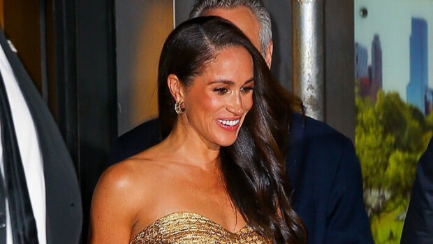 Vapise Iida Vainio! Herttuatar Meghan haastaa tyrmäävässä kultamekossa Meghan Markle