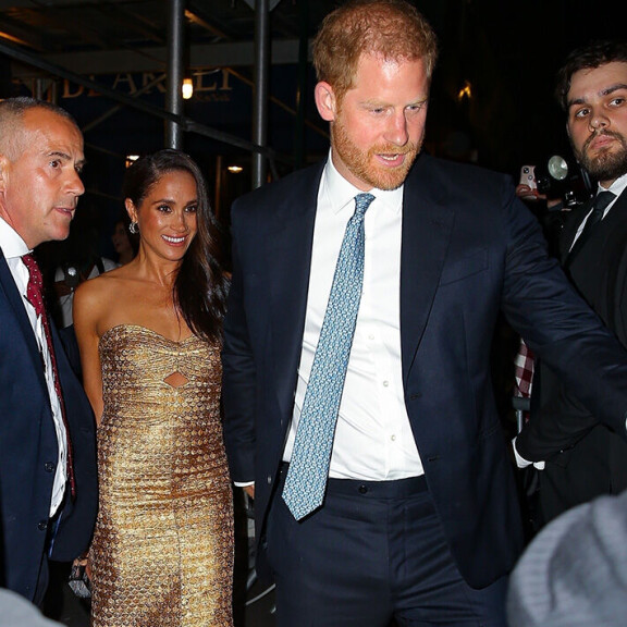 Johanna Ortizin muotinäyte haastaa jopa Iida Vainion yllä nähdyn kultamekon. Harry ja Meghan puikkelehtivat salamavalojen läpi gaalahumuun. Meghan MArkle