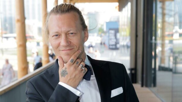 Jukka Hildén sulloutui hissiin – kuva Jukka Hilden