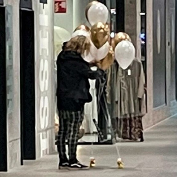 Jukka Hildén sulloutui hissiin – kuva Jukka Hildén