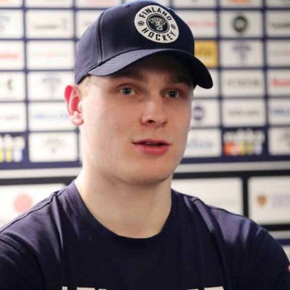 NY Rangersin Kaapo Kakko tunnustaa, että äiti pesee toisinaan vieläkin hänen pyykkejään. NY Rangersin Kaapo Kakko tunnustaa, että äiti pesee toisinaan vieläkin hänen pyykkejään.