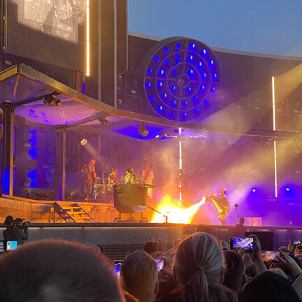 Rammstein esiintyi Helsingissä lauantaina sekä sunnuntaina. Näyttävässä show'ssa oli tuttuun tapaan paljon pyrotekniikkaa. rammstein