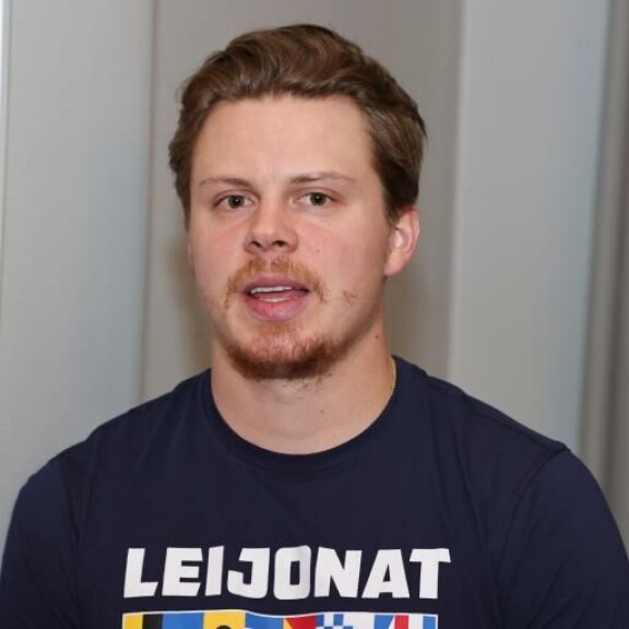 St. Louis Bluesin Kasperi Kapanen puhuu poikkeuksellisen kauniisti äidistään. St. Louis Bluesin Kasperi Kapanen puhuu poikkeuksellisen kauniisti äidistään.