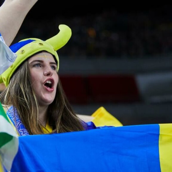 Tässä on Leijonien pirullisin vastustaja – Juhani Tamminen varoittaa: ”Täysin samalla viivalla Suomen kanssa” Ruotsin kiekkofani.