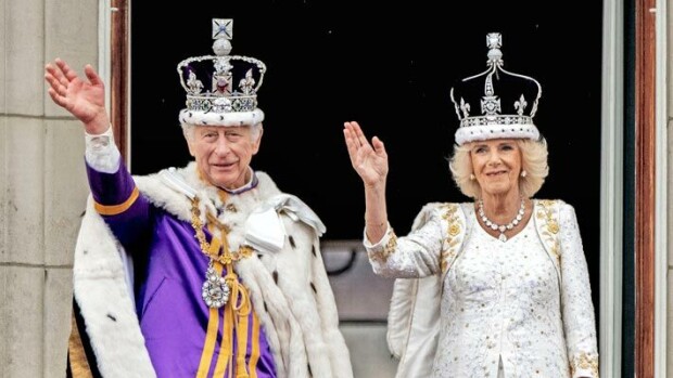 Kuningas Charlesin kruunajaisten lasku selvisi – budjetti ylittyi lähes 90 miljoonalla Charles ja Camilla