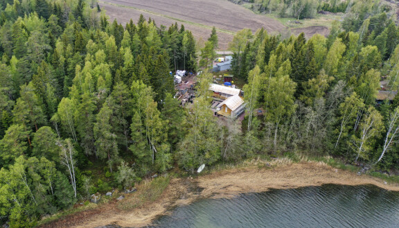 Herlinin rakennusprojekti on hyvässä vauhdissa. Ranta on tosin vielä karmeassa kunnossa, mutta tilanne tulee varmasti muuttumaan.