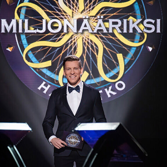 Antin omintakeinen juontotyyli on hurmannut Haluatko miljonääriksi? -ohjelman katsojat. Haluatko miljonääriksi -juontaja Antti Holma.