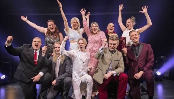 Tangofinalistit 2023. Ylärivissä Katja Felin, Rosa Narmala, Charlotta Saari, Katja Karisukki ja Miia Laitinen. Alarivissä Kullervo Kauppi, Jesse Laatikainen, Ville-Markus Vesterinen, Niilo Rantala ja Pasi Flodström.
