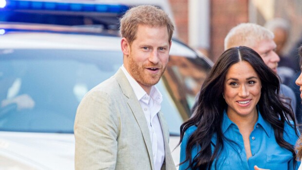 Meghan jätti Harryn kotiin ja törttöili torilla