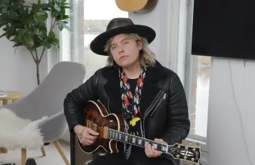 Uutta tietoa Archie Cruzin ja Rammsteinin laulajan käsirysystä