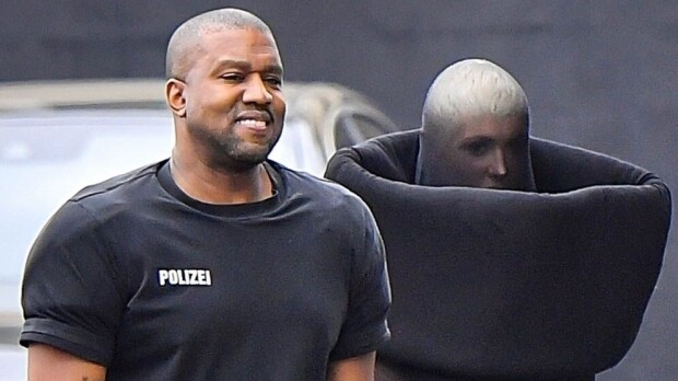 No nyt näkyy kaikki! Kanye Westin vaimo shokeeraa asuvalinnoillaan
