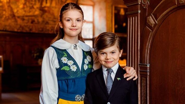 Kuinka söpöä! Prinsessa Estelle ja prinssi Oscar juhlavaatteissa - yksi seikka kiinnitti fanien huomion