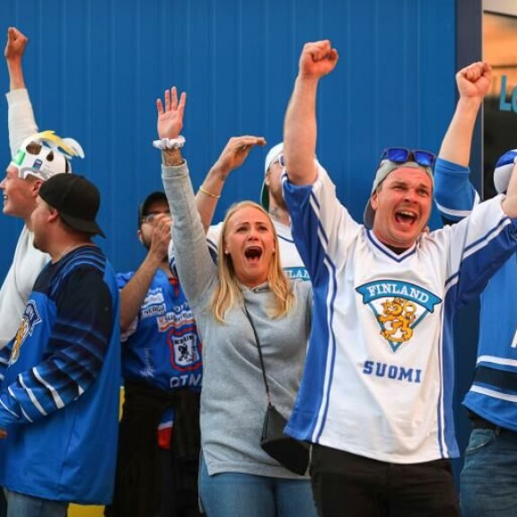 Leijonat lähtee MM-kultajahtiin – Juhani Tamminen jo valmis torijuhliin: ”Olen siellä eturivissä” Suomi-fanit.