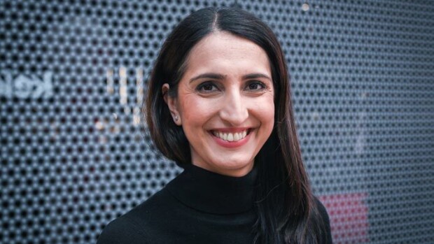 Näin Nasima Razmyar vastaa palkkakohuun Nasima Razmyar