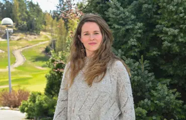 Tämä harvoin nähty näyttelijä tähdittää Hautalehto-sarjan uutta kautta – tuottaja ihmettelee: ”Jeminaa on käytetty ihmeellisen vähän”