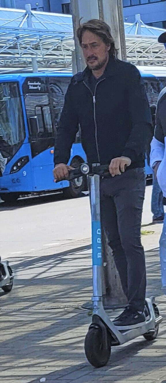 Teemu Selänne yllätti vuosaarelaiset – kuva