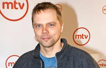 Mikä uros! Salkkarit-tähti Pete Lattu ilman rihman kiertämää
