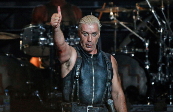 Solisti Till Lindemann on väitteiden keskiössä.