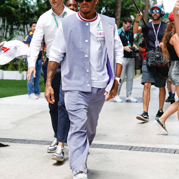 Oho, mikä tyyli! Tältä näyttää F1-kuski Lewis Hamilton vapaalla lewis