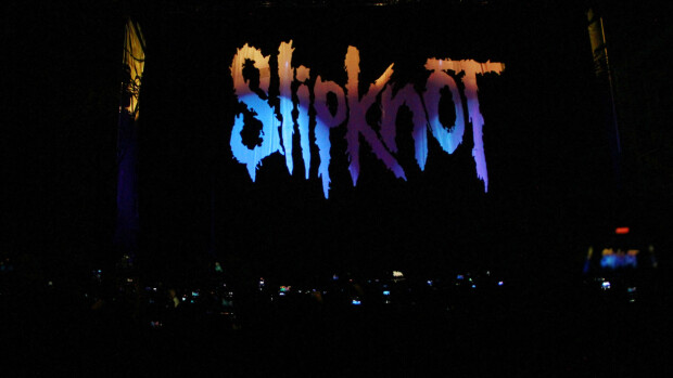 Hajoaako legendaarinen Slipknot-yhtye? Yksi jäsenistä erotettu, toinen puuttuu kiertueelta