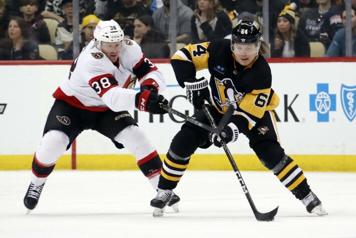 Mikke siirrettiin kesken viime kauden Pittsburgh Penguinsiin. Mikke siirrettiin kesken viime kauden Pittsburgh Penguinsiin.