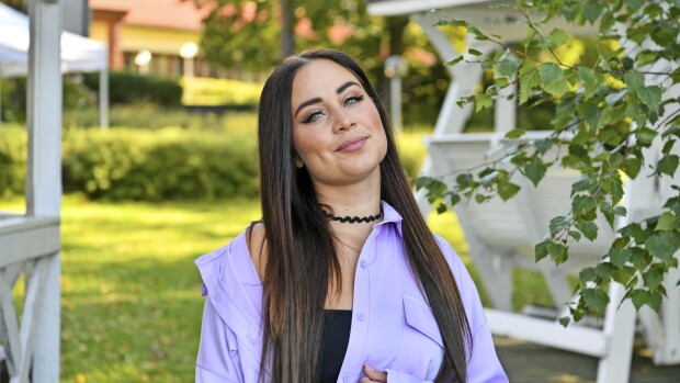 Oho! Tältä näyttää Anna Abreun keikalla - hörppy viinaa ja pakaravilautus