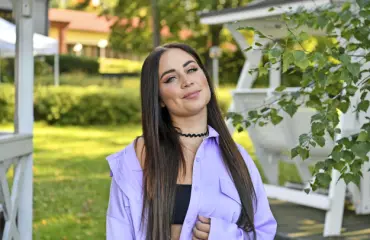Oho! Tältä näyttää Anna Abreun keikalla - hörppy viinaa ja pakaravilautus