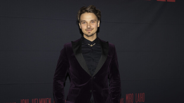 Roope Salmisen erikoinen etsintäkuulutus: 'Maksan liikaa vaikka yrittäisit olla kohtelias'