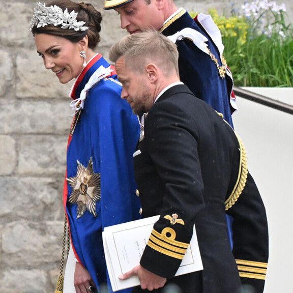 Catherine ja prinssi William saapuivat Westminster Abbeyyn näyttävinä. William ja Catherine