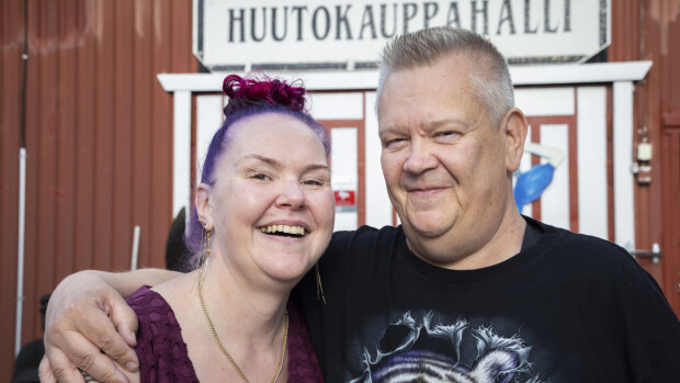 Mitkä tarjoilut! Näin huutokauppakeisari Aki Palsanmäki juhli nimipäiväänsä
