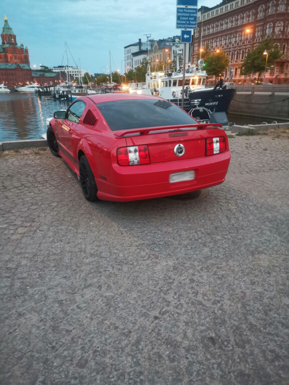 Leo Stillmanin auto jäi kesäkuussa parkkiin, sillä hänet vietiin miekkataksin kyydillä pois.