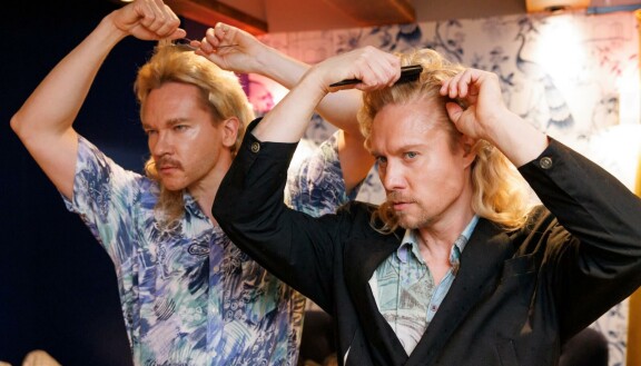 Ismo ja Ari-Pekka eivät pelänneet heittäytyä musiikkivideossaan kasaritunnelmaan ja tyyliin. Pariskunta avioitui kesäkuun alussa.