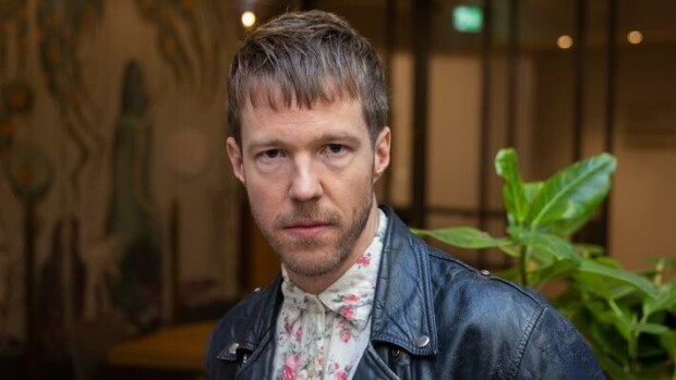 Olavi Uusivirran yllätyspaljastus: laulajalla ei ole tätä lähes jokaisesta kodista löytyvää kapistusta Olavi Uusivirta