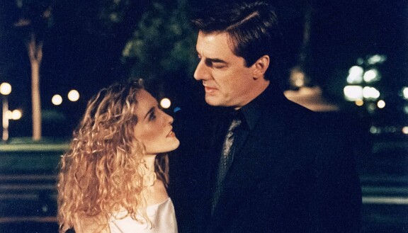 Sarah Jessica Parker ja Chris Noth sarjassa Sinkkuelämää. LIBRARY. USA.Sarah Jessica Parker and Chris Noth in HBO classic TV series : Sex and the City (1998C2004). Ref: LMK106-J6699-300720Supplied by LMKMEDIA. Editorial Only.Landmark Media is not the copyright owner of these Film or TV stills but provides a service only for recognised Media outlets. pictures@lmkmedia.com Sinkkuelämää