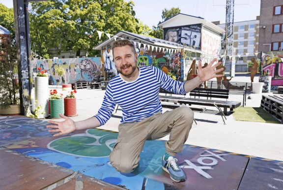 Anniksella keskusteltiin esimerkiksi sukupuolen ja seksuaalisuuden monimuotoisuudesta jo Joonaksen nuoruudessa.