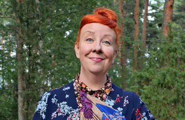 Mitä ihmettä? Jenni Kokanderilla oli kaupassa kananmunia alusvaatteissa