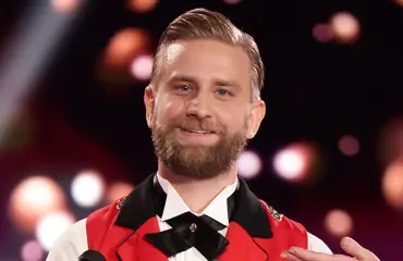 Joel Harkimo julkaisi yhteiskuvan Leena-äidistä ja mummusta – sai aikaan hämmästelyä!