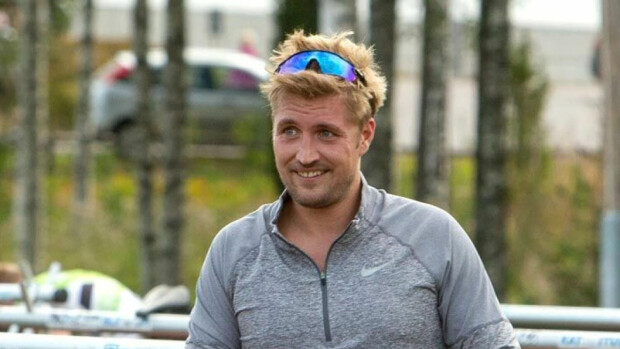 No jopas! Stefu Therman pullistelee Martinan aussirakkaan kanssa - julkaisi yhteiskuvan