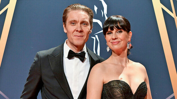 Olga Temosen aamujärkytys: Tulipalo kasvihuoneessa! olga ja tuukka