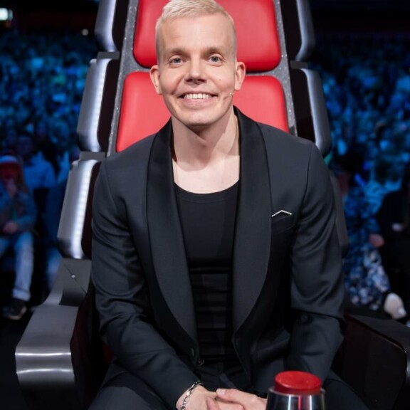 Kevään aikana Elastinen julkaisee vielä uutta musiikkia ja kesää vietetään festarikeikoilla sekä perheen kanssa lomaillen. Elastinen