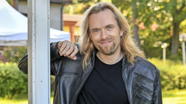 Kevyet matkatavarat! Anssi Kela pikahälytyksellä festareille Samu Haberin tilalle: 'Kela korvaa'
