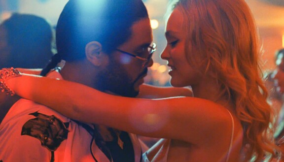Nämä tv-skandaalit järisyttivät vuonna 2023: ahdistelua, uhkailua ja päihteitä USA . Lily-Rose Depp and The Weeknd ( Abel Tesfaye ) in the (C)HBO series : The Idol (2023)Plot: After a nervous breakdown derailed Jocelyn's last tour, she's determined to claim her rightful status as the greatest and sexiest pop star in America. Her passions are reignited when she meets Tedros, a nightclub impresario with a sordid past. Will her romantic awakening take her to glorious new heights or the deepest, darkest, depths of her soul?Ref: LMK110-J9991-140623Supplied by LMKMEDIA. Editorial Only.Landmark Media is not the copyright owner of these Film or TV stills but provides a servi