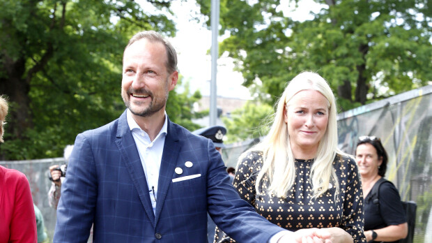 Kruununprinsessa Mette-Marit jätti Norjan – missä Haakon?